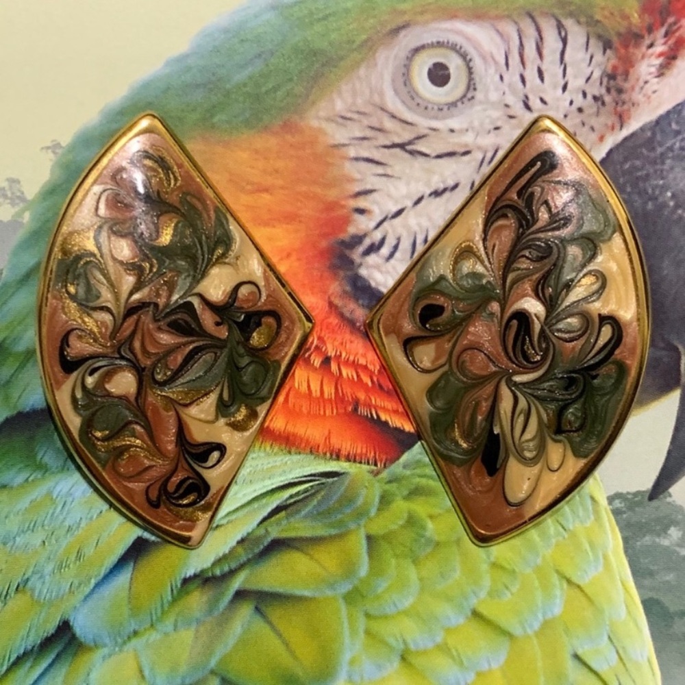 VINTAGE SWIRLY SHIMMERY clip on earrings - Picture 5 of 13